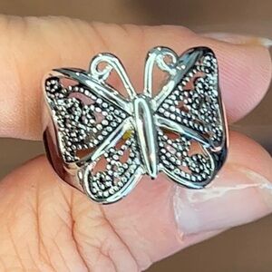 NWT Textured Butterfly Ring